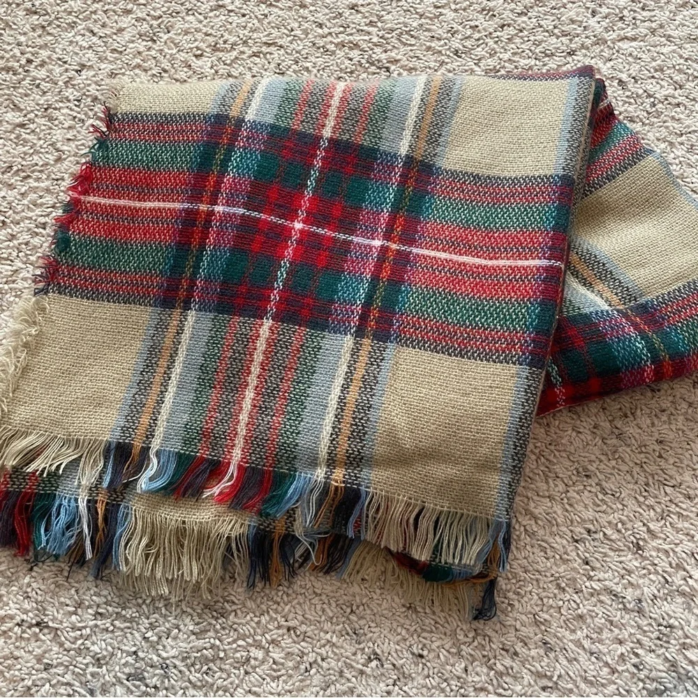 Blanket Wrap Scarf Shawl in Plaid w/ Fringe Trim